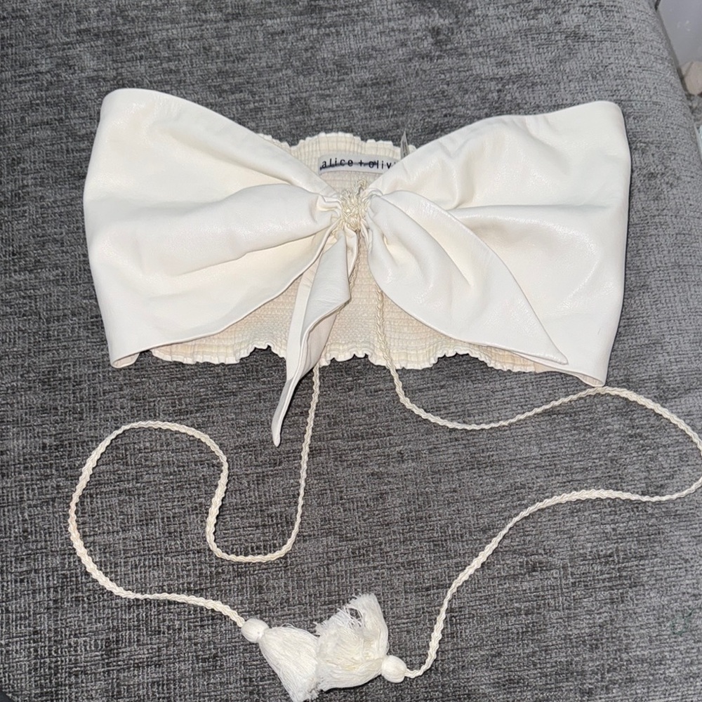 Alice & Olivia top